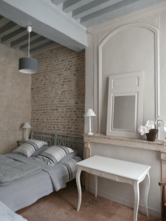 Appartement Le Logis XVIIème à Moulins  Extérieur photo